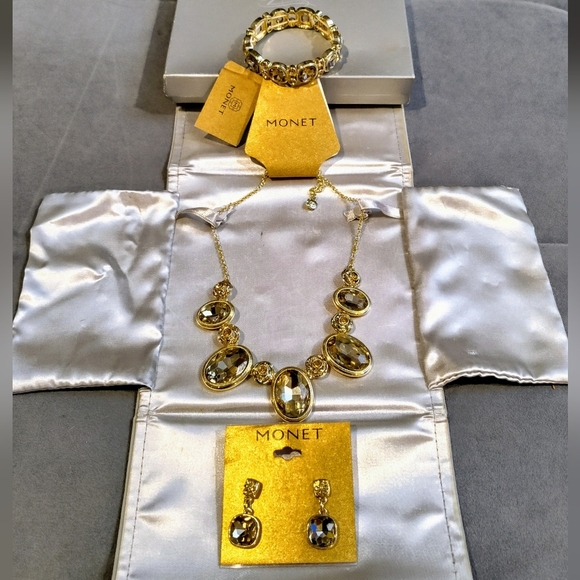 NWT Monet gold-tone necklace, bracelet, and drop earring set brown/smoky quartz - Picture 14 of 16